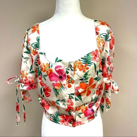 COPY - Honey Punch flower print cropped top. Size Med - Picture 5 of 9
